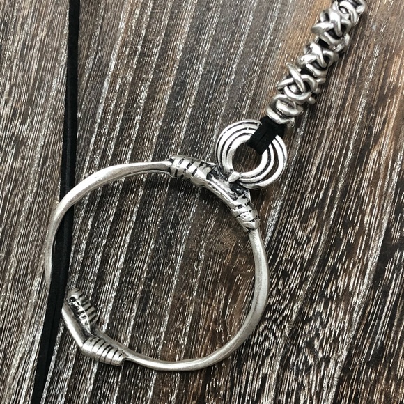 NEW Ethnic Circle/Bar Lariat Silver-tone Necklace - Picture 3 of 5